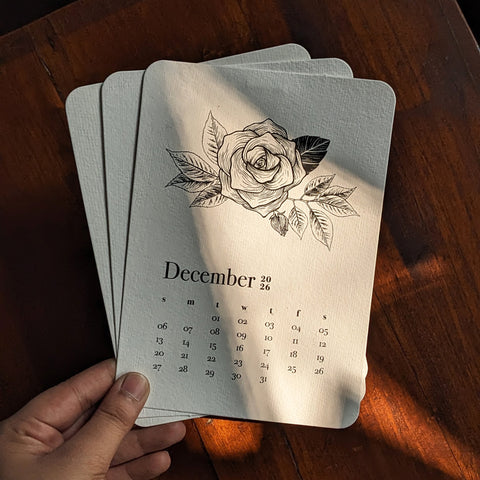 CALENDAR ON EASEL STAND